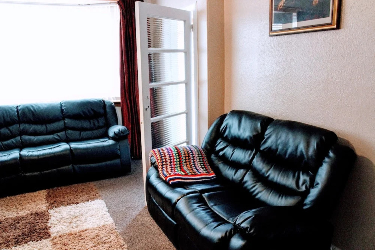3 Bedroom Central House