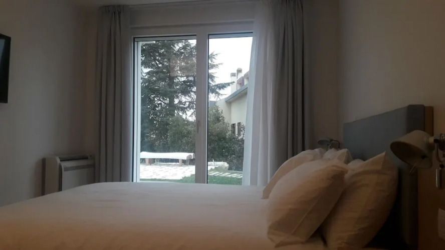 h-sa Guest House