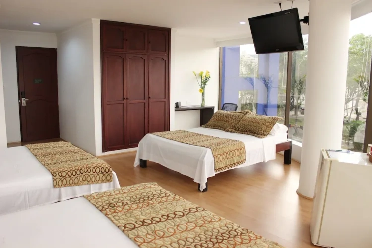 Standard Triple room
