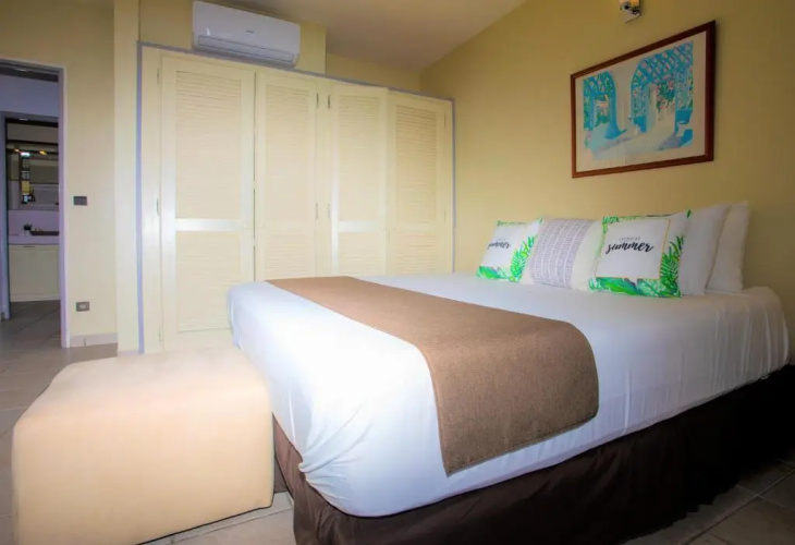 Spacious Villa with Ocean and Mountain view-4 beds