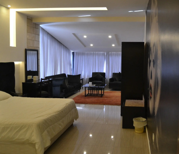 Platinum Hotel