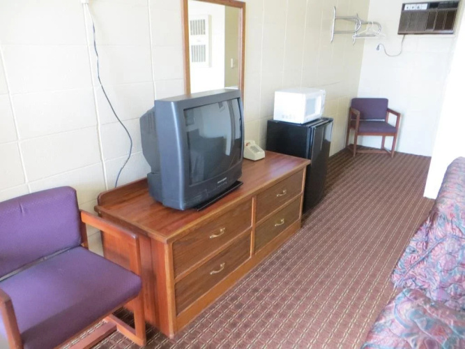 Deluxe Inn - Council Bluffs