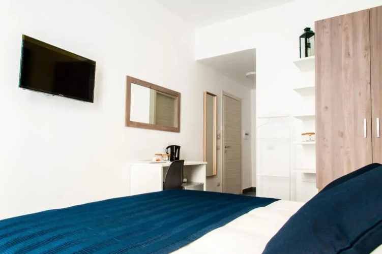 Demi Rooms