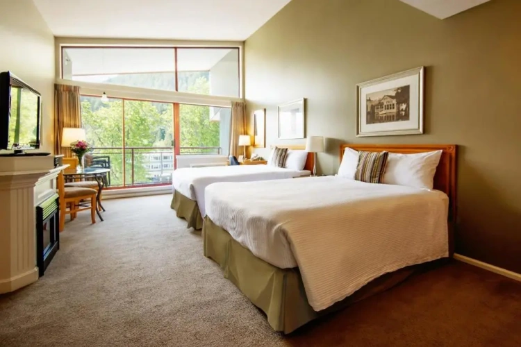Standard Quadruple room with mountain view