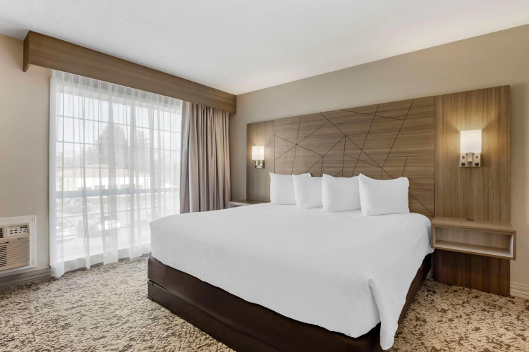 Best Western Plus Grand Manor Inn