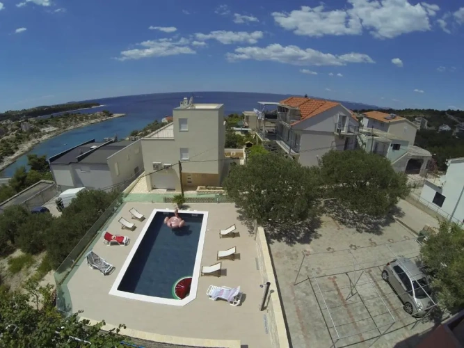 2 Bedrooms Apartment with balcony and with sea view