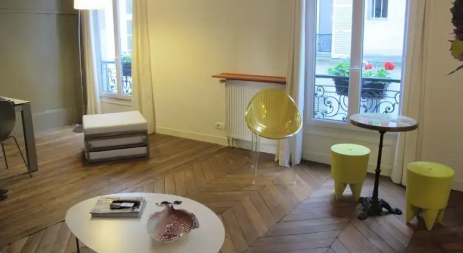 Apartment between Montmartre and Opera