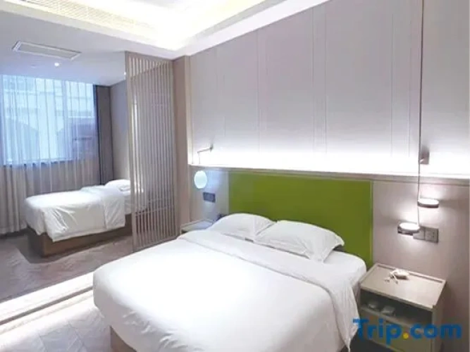 Deluxe Family Suite