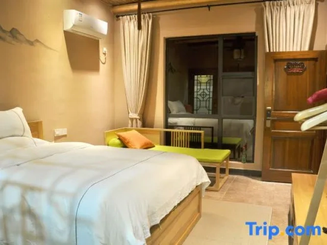 Standard Double room with courtyard view