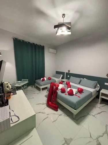 Deluxe Triple room with city view