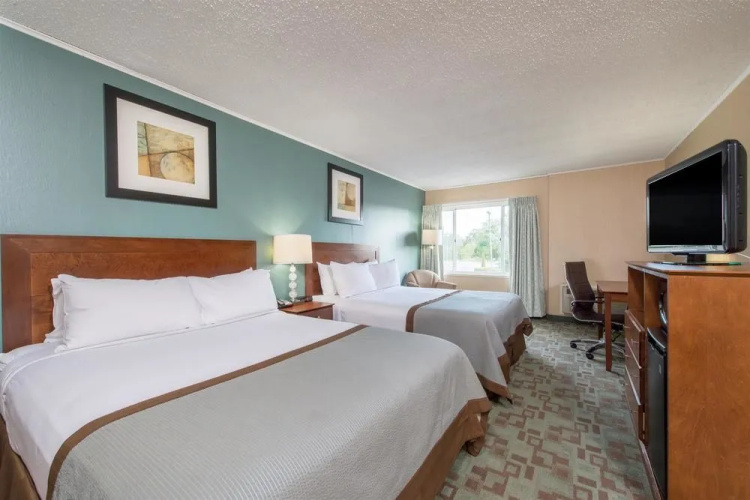 Ramada Vineland
