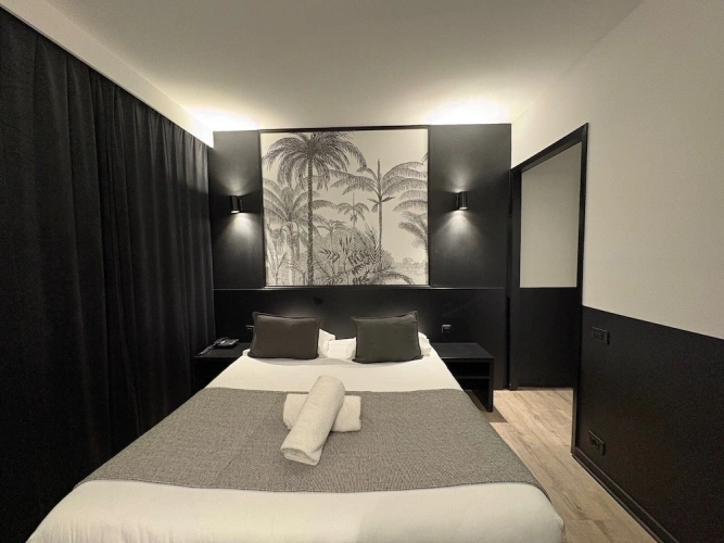 Comfort room with balcony