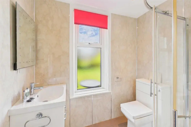 Host Stay Chirnells