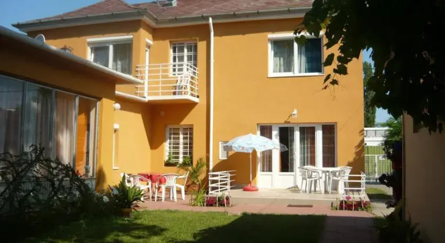 Youth Hostel Villa Benjamin