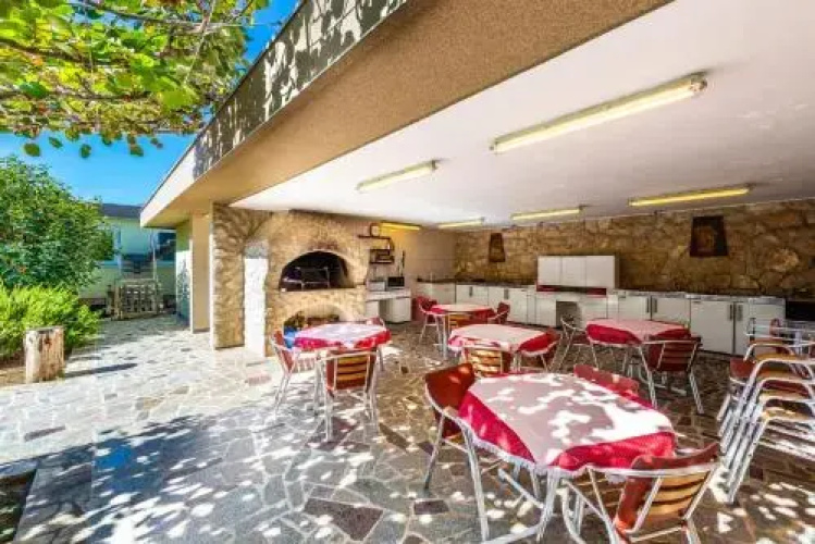 Apartments Villa Maelise