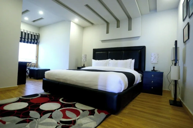 Deluxe Suite