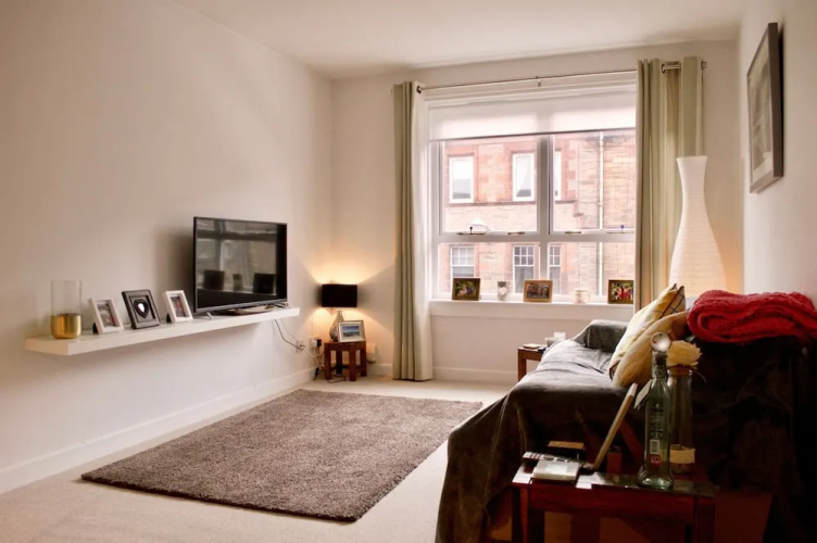 2 Bedroom Flat In Edinburgh
