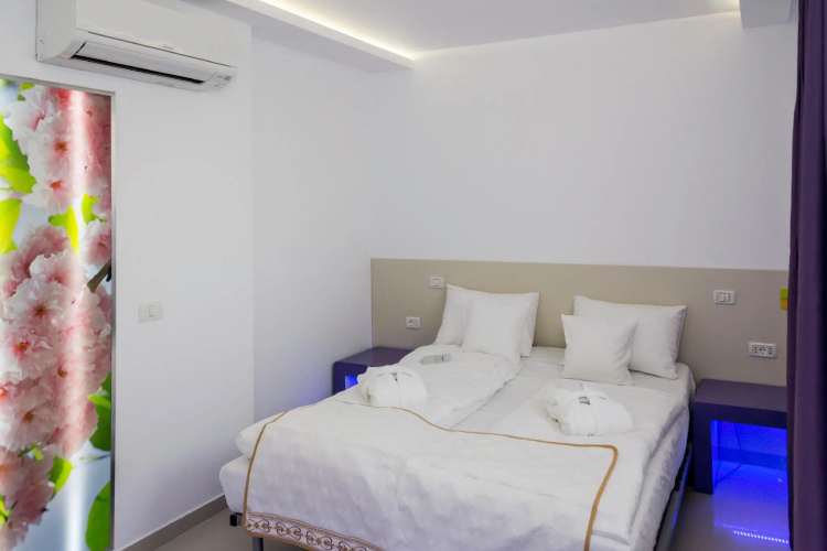 Hotel Christina Plus