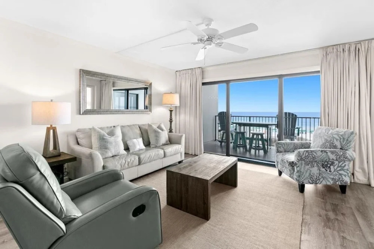 Emerald Towers 305