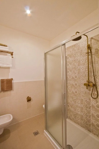 Golden Rooms Bed & Breakfast