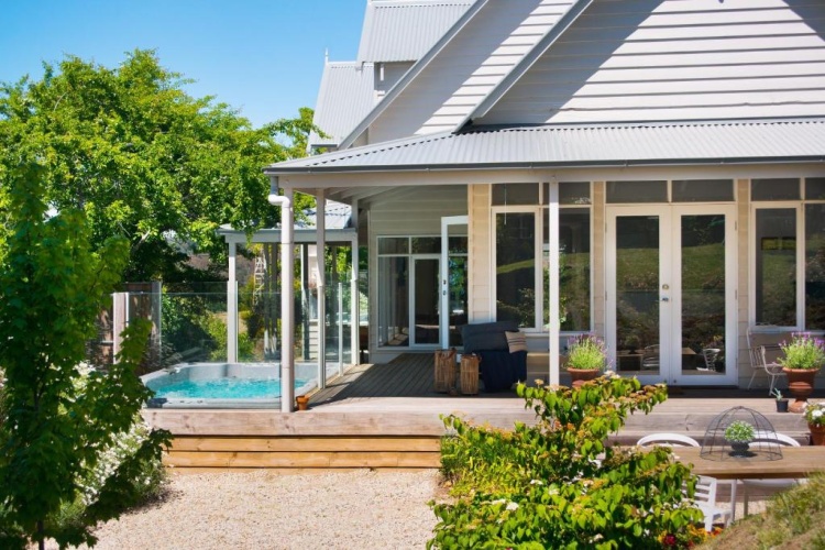 4 Bedrooms Cottage