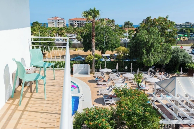 1 Bedroom Comfort Apartment with balcony and with garden view