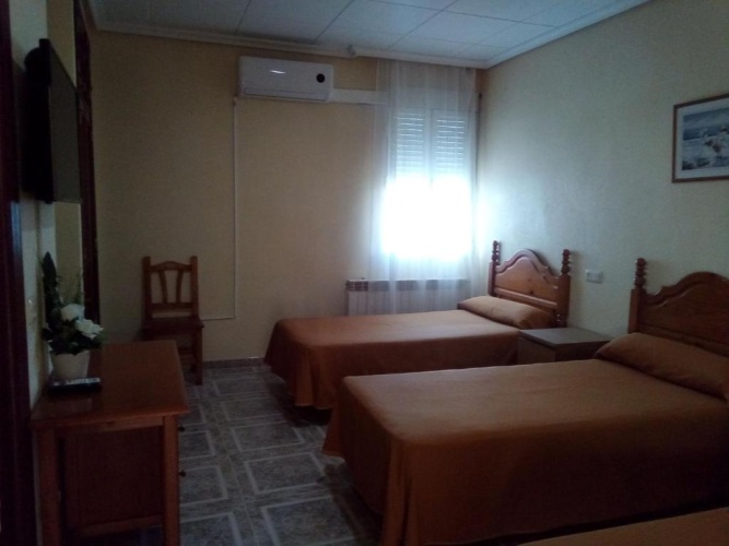 Standard Triple room