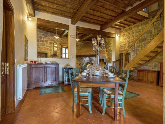 Spacious Cortona Villa