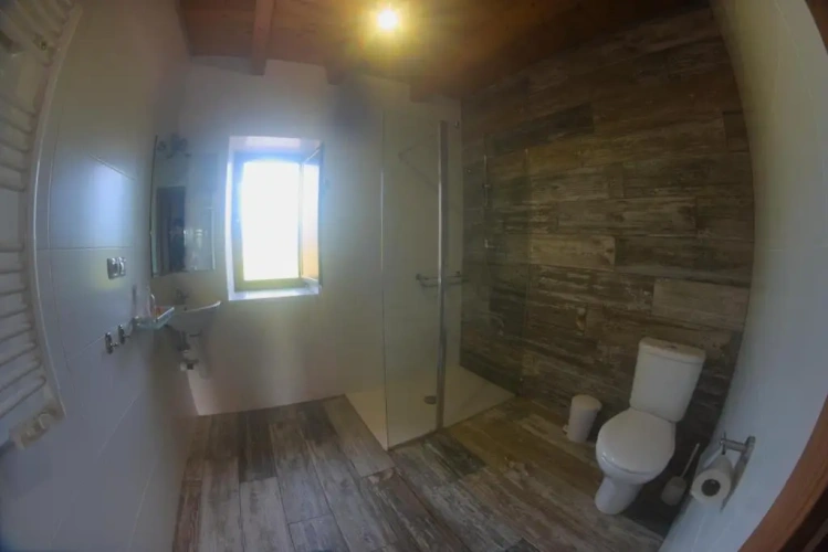 3 Bedrooms Cottage