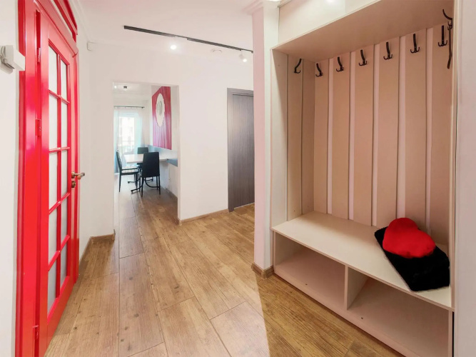 Monro Apartment