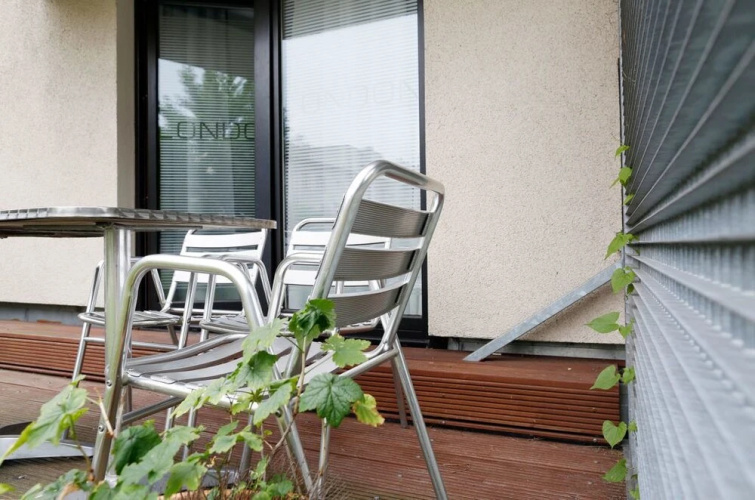 RockChair Apartment Niebuhrstraße