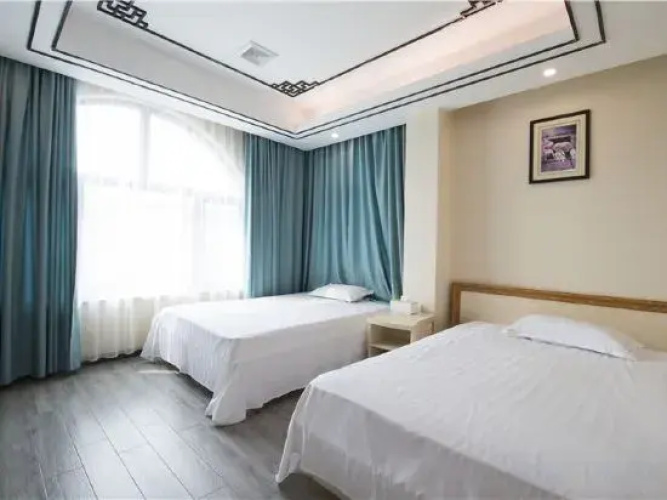 Bainian Hotel