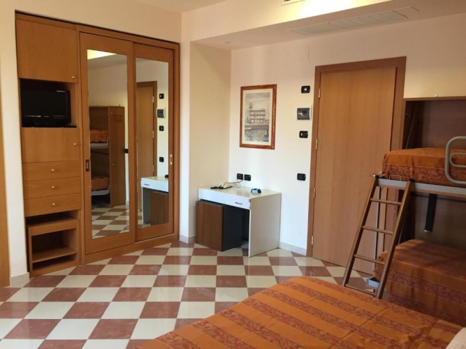 Standard Quadruple room