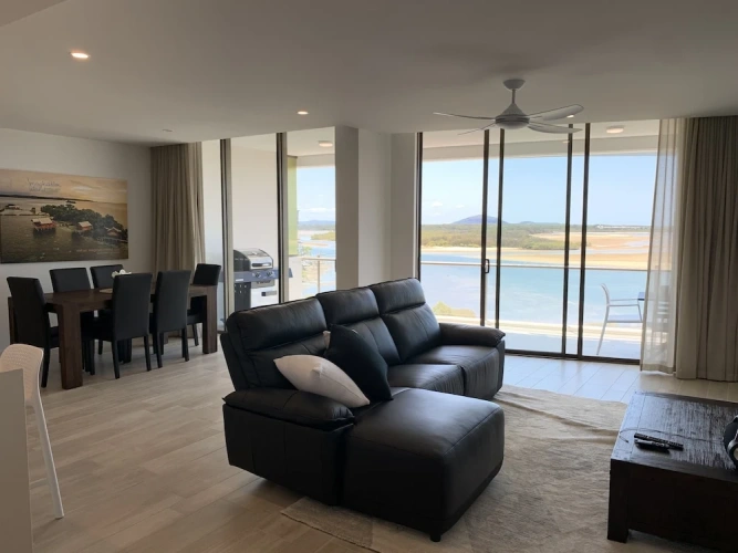 2 Bedrooms Luxury Apartment beachfront