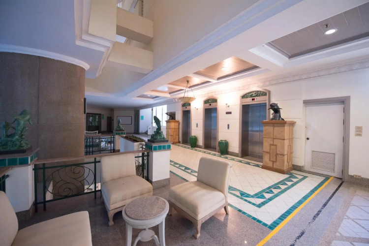 斯普林菲尔德海滩豪华公寓(Springfield Beach Deluxe Condo)