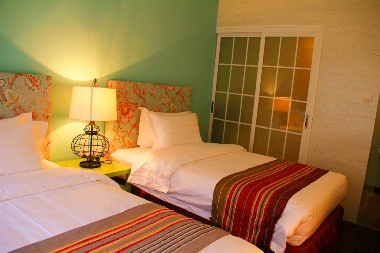 Michael's Inn & Suites