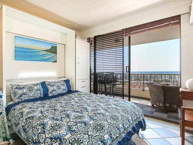 Spacious 2 Bedroom Apartment With Panoramic Views