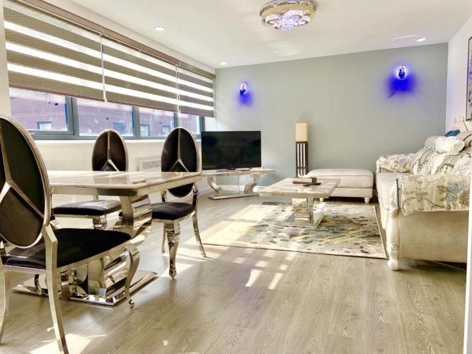 2 Bedrooms Apartment