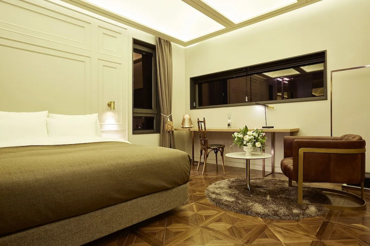 Nine Brick Hotel