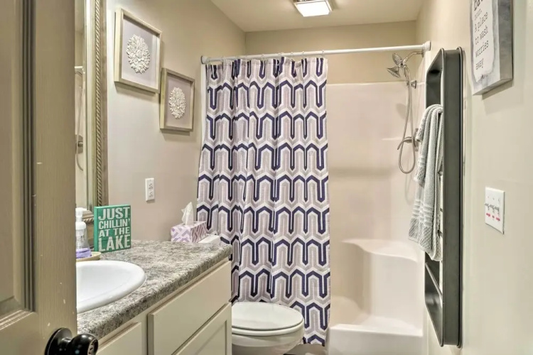 Lakefront Branson Condo w/ Porch & Dock Access