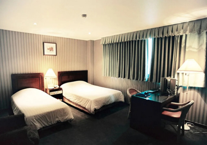 Airport Hotel