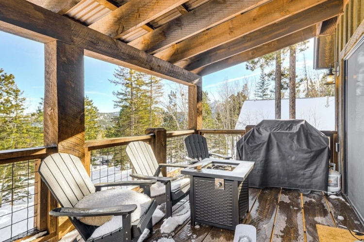 3 Bedrooms Cottage with balcony