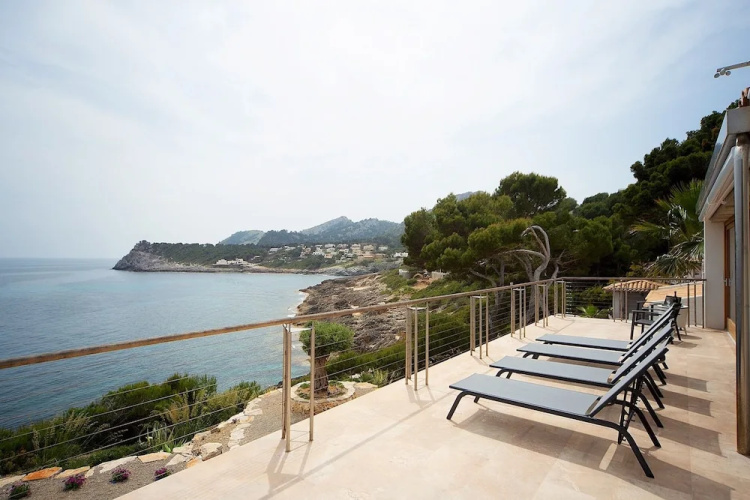 Mallorca front line property sea access
