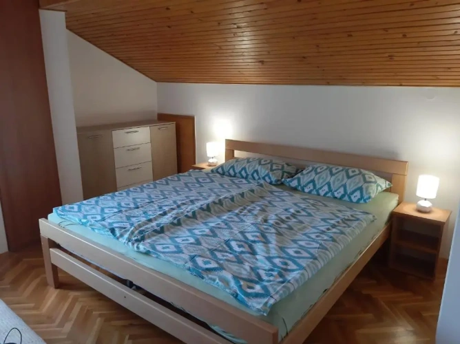 3 Bedrooms Apartment