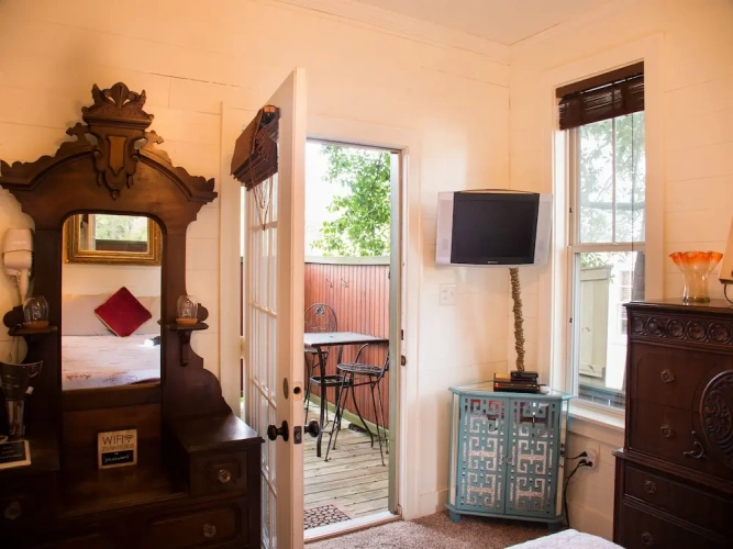 1 Bedroom Standard Single Suite