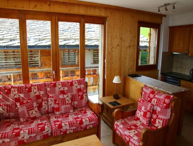 Cozy Apartment With Rhone Valley View