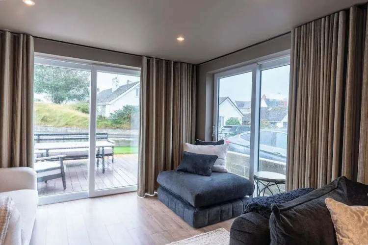 4 Bed Holiday Home by Guestz