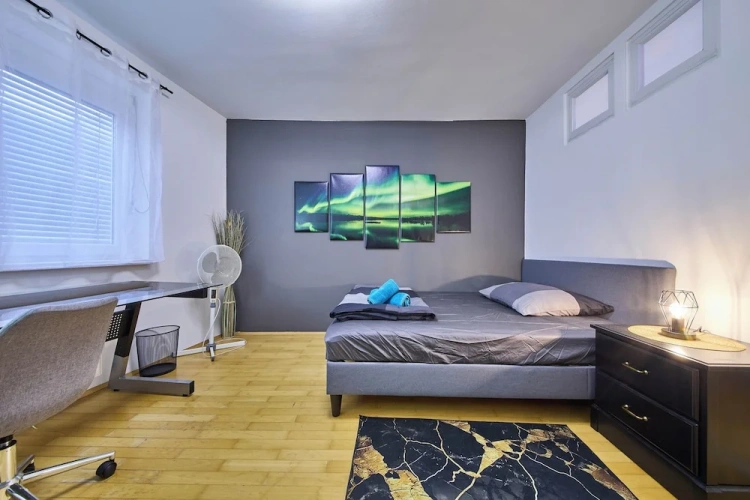 2 Bedrooms Apartment with balcony and with garden view