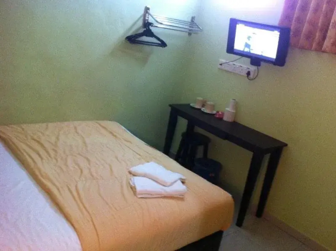 Fully House Hotel