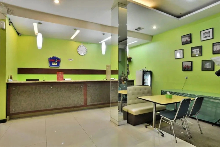 ZEN Rooms Rujia Hotel